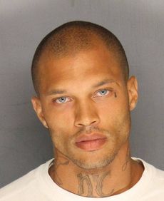 Jeremy Meeks, el delincuente sexy, nos enseña que los chicos guapos también quebrantan la ley